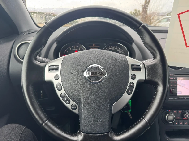 Nissan Qashqai 1.6 16 v Avtomatik , снимка 3 - Автомобили и джипове - 53383401