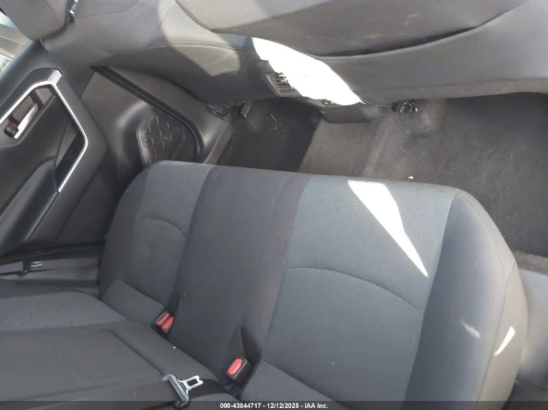 Toyota Rav4 2.5L I-4 DI, DOHC, VVT, 203HP Front Wheel Drive, снимка 13 - Автомобили и джипове - 53562219