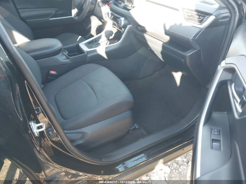 Toyota Rav4 2.5L I-4 DI, DOHC, VVT, 203HP Front Wheel Drive, снимка 10 - Автомобили и джипове - 53562219