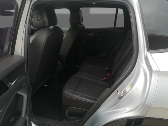 VW Tiguan 2.0 TDI 4Motion = R-Line = Гаранция, снимка 11 - Автомобили и джипове - 55736872