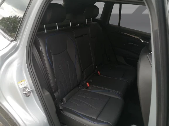 VW Tiguan 2.0 TDI 4Motion = R-Line = Гаранция, снимка 10 - Автомобили и джипове - 55736872