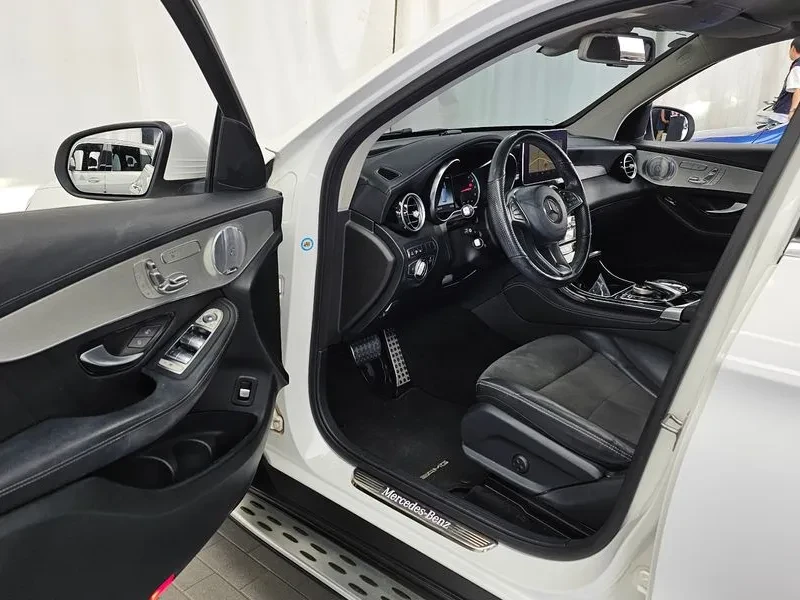 Mercedes-Benz GLC 300 4Matic Amg Line, снимка 10 - Автомобили и джипове - 55799826