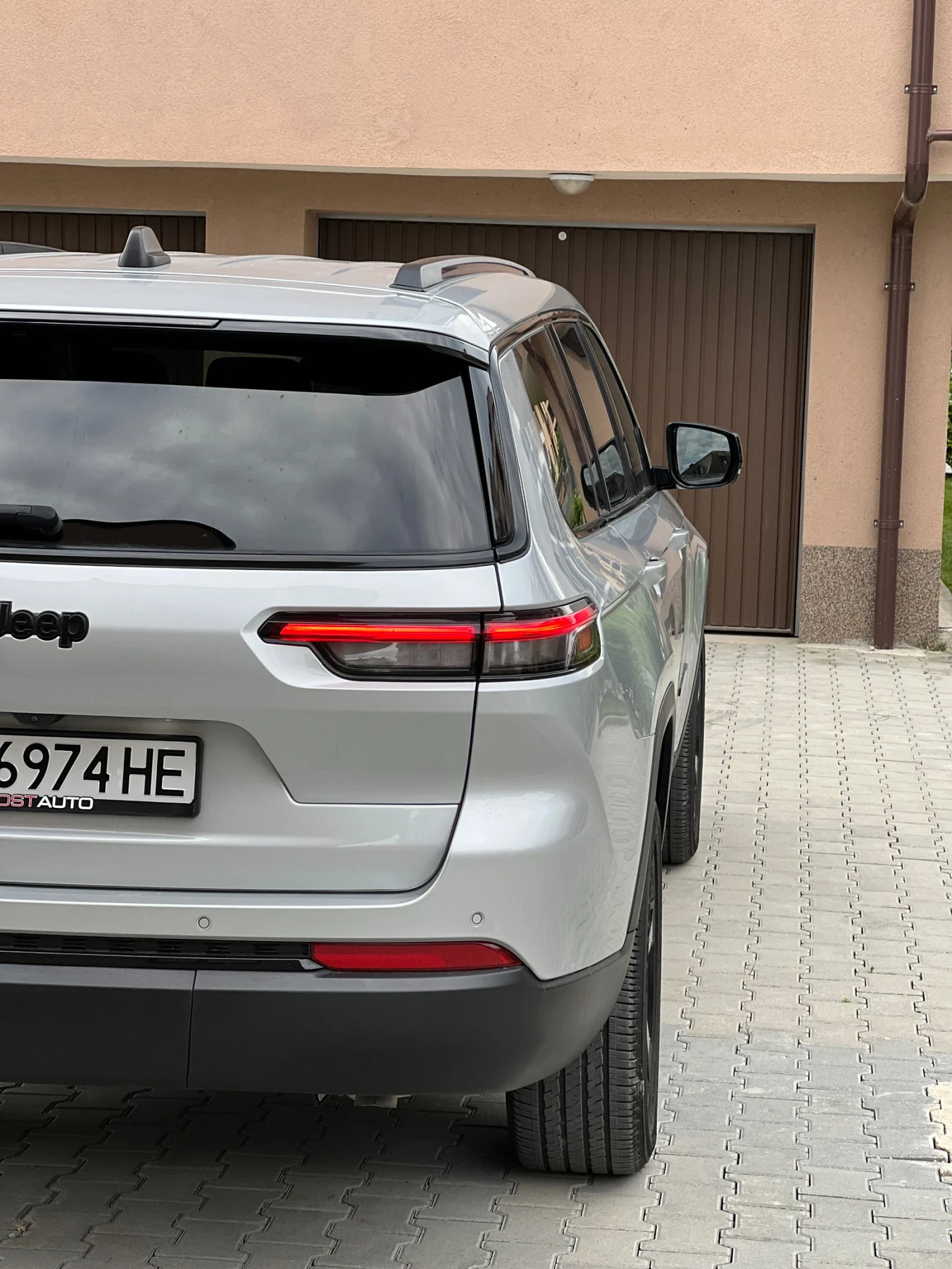 Jeep Grand cherokee 12 800км - изображение 6