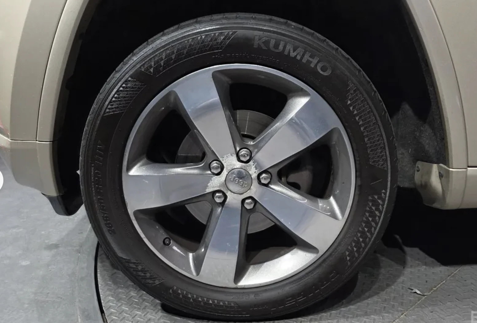 Jeep Grand cherokee OVERLAND* КОЖА* ПОДГРЕВ* ОБДУХВАНЕ* КАМЕРА* НАВИ* , снимка 5 - Автомобили и джипове - 54020892