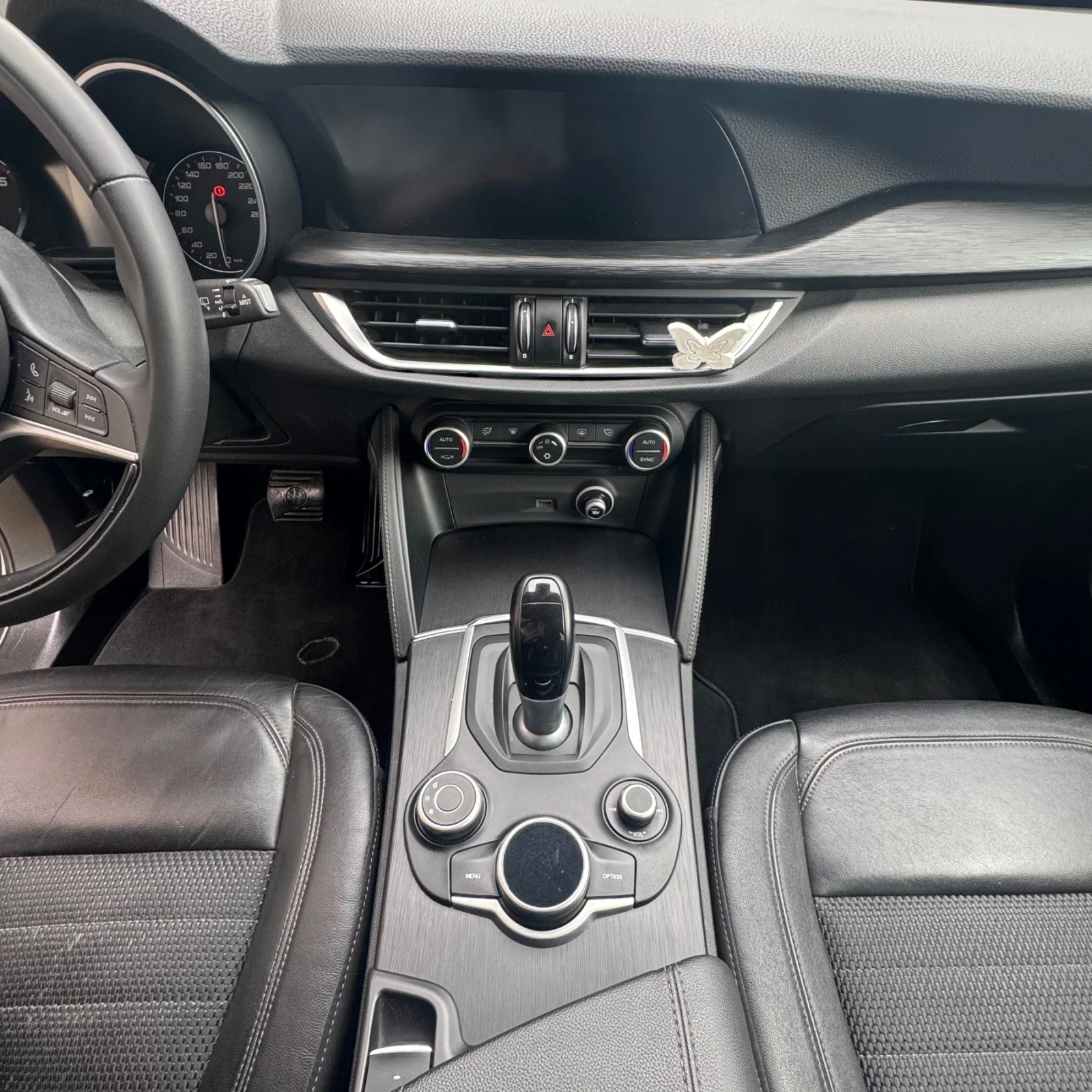 Alfa Romeo Stelvio, снимка 11 - Автомобили и джипове - 54635373