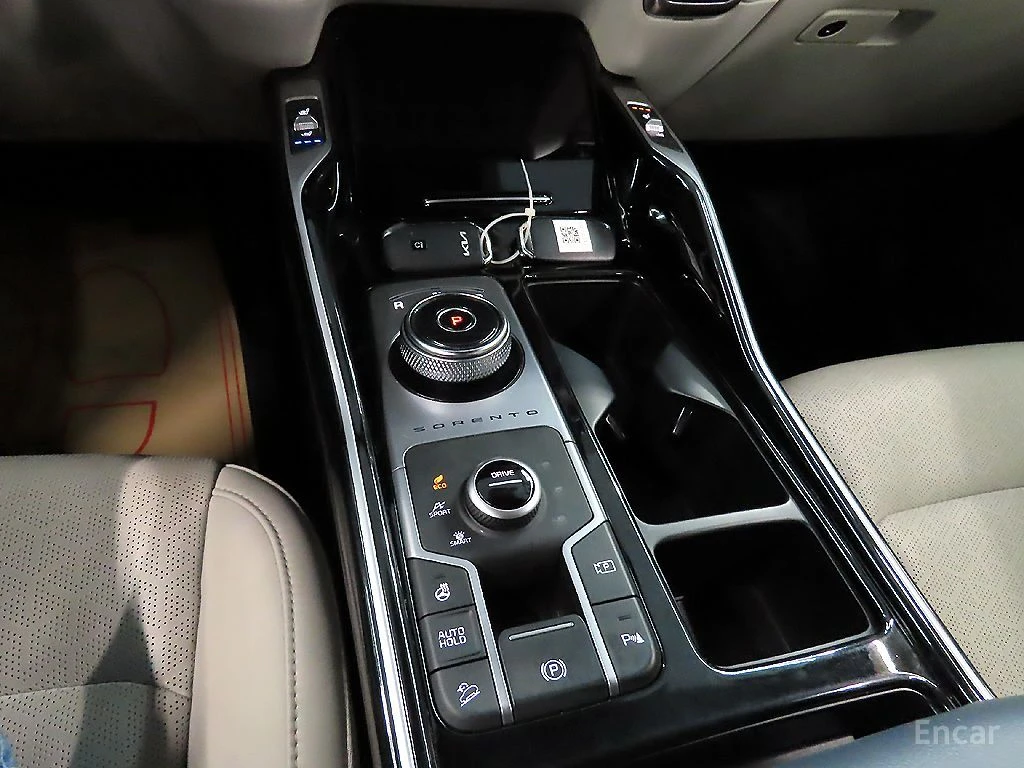 Kia Sorento 1.6 Hybrid Prestige 4x4* ПОДГРЕВ* ОБДУХВАНЕ* , снимка 13 - Автомобили и джипове - 55318680
