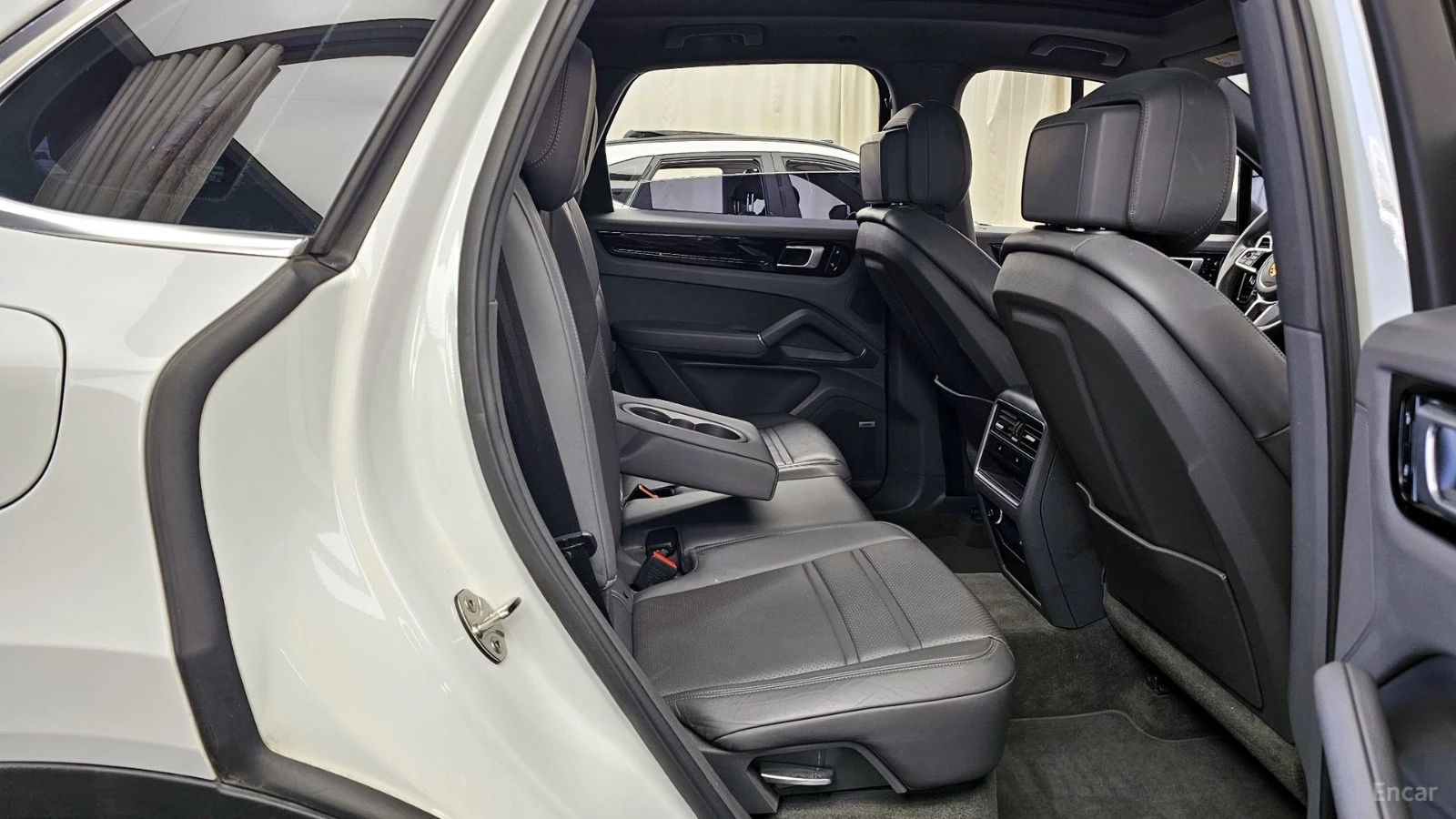 Porsche Cayenne 3.0* КОЖА* ОБДУХВ* НАВИ* ПАНО* АВТОКРЕДИТ, снимка 11 - Автомобили и джипове - 55661959