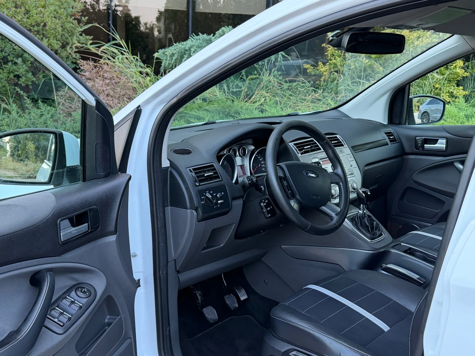 Ford Kuga 2.0CDTi/4x4/6sk, снимка 7 - Автомобили и джипове - 55944141