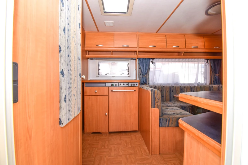 Каравана LMC MUNSTERLAND 650 MFK+ ФОРСЕЛТ/6 места, снимка 5 - Каравани и кемпери - 52920085