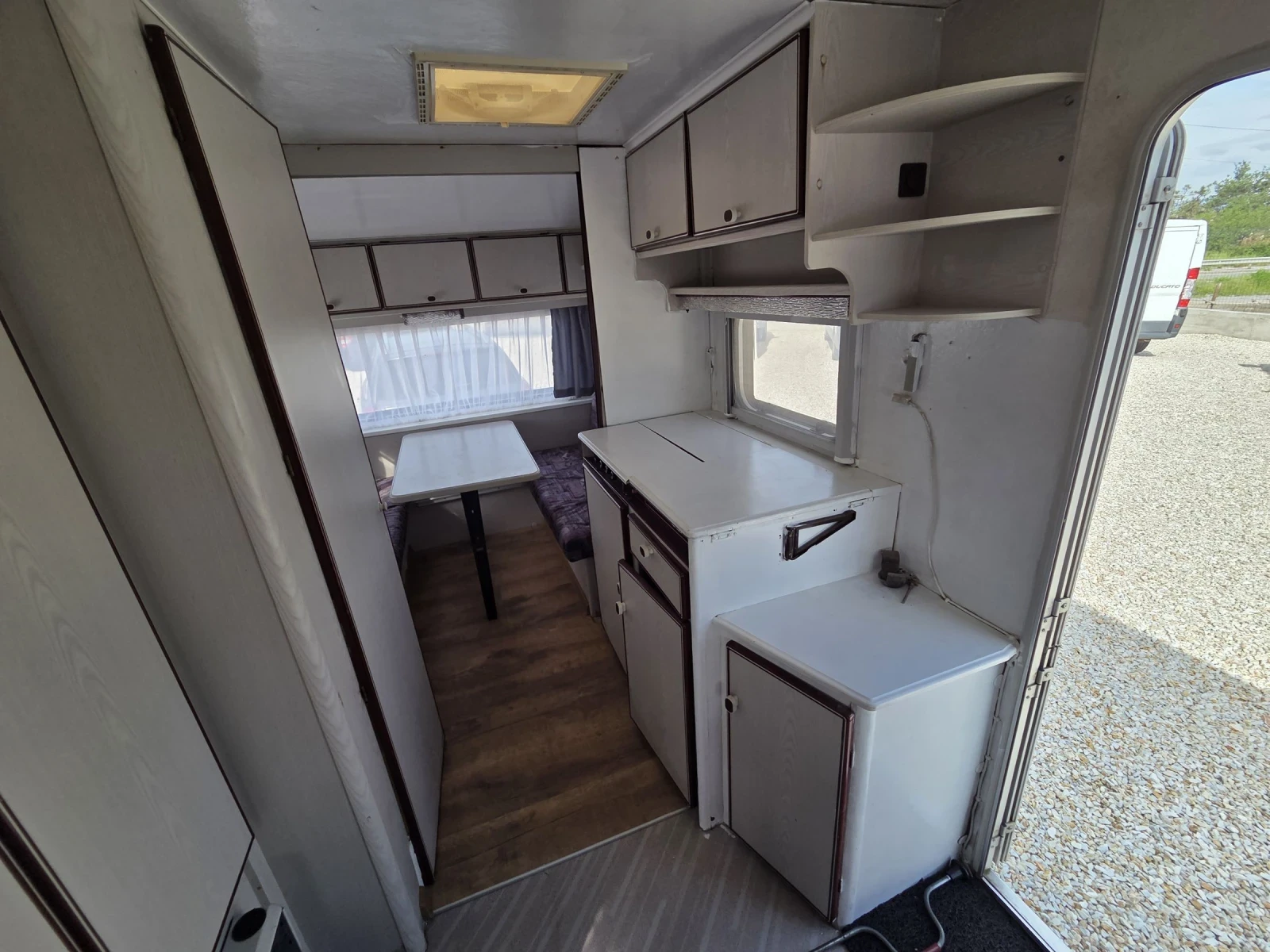 Каравана Knaus 500, снимка 11 - Каравани и кемпери - 54516390