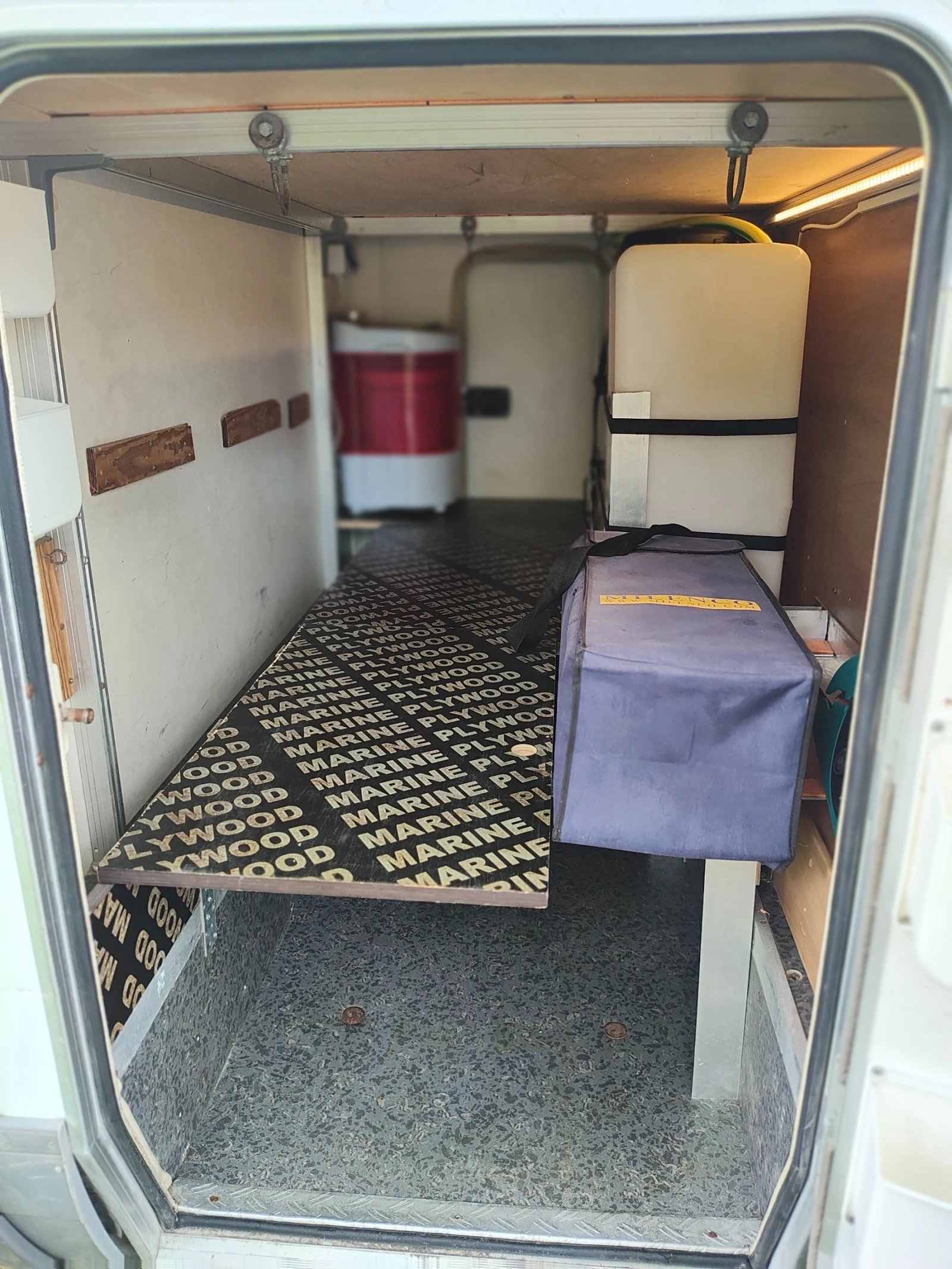 Кемпер HYMER / ERIBA B 524, снимка 17 - Каравани и кемпери - 54948140