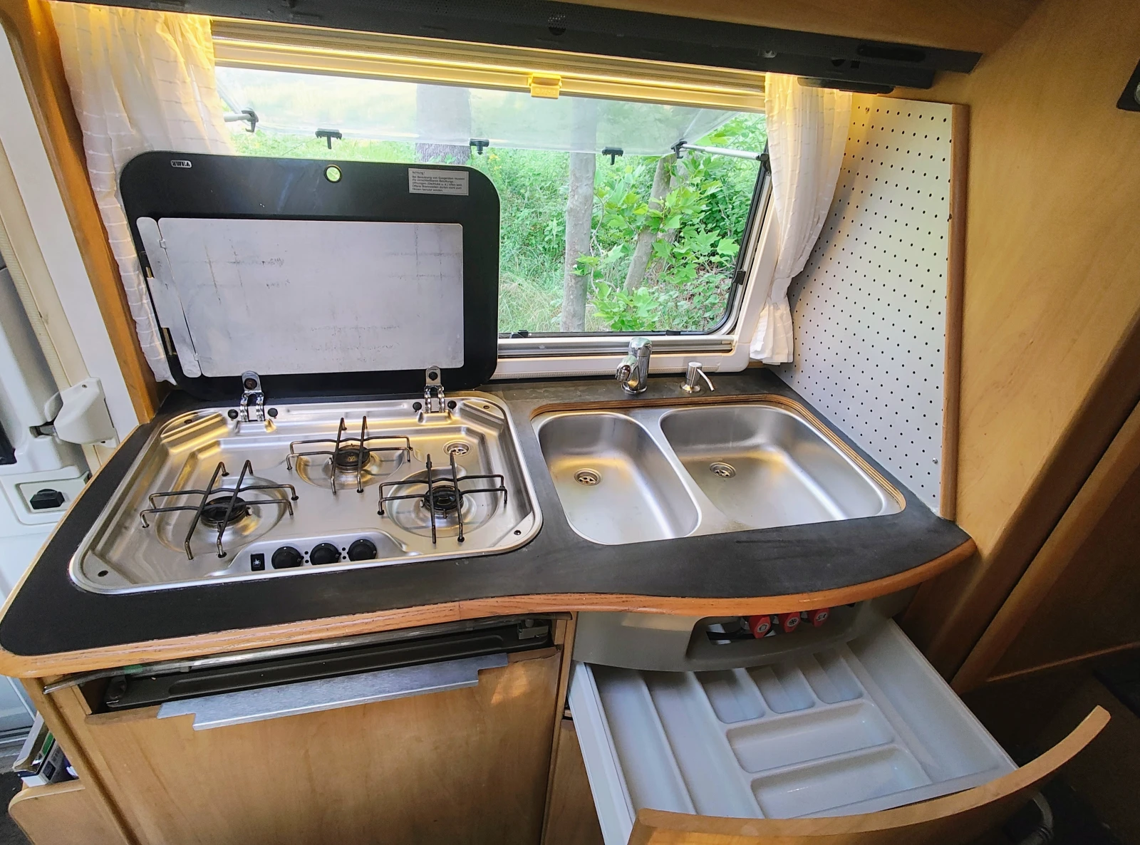 Кемпер HYMER / ERIBA B 524, снимка 5 - Каравани и кемпери - 54948140