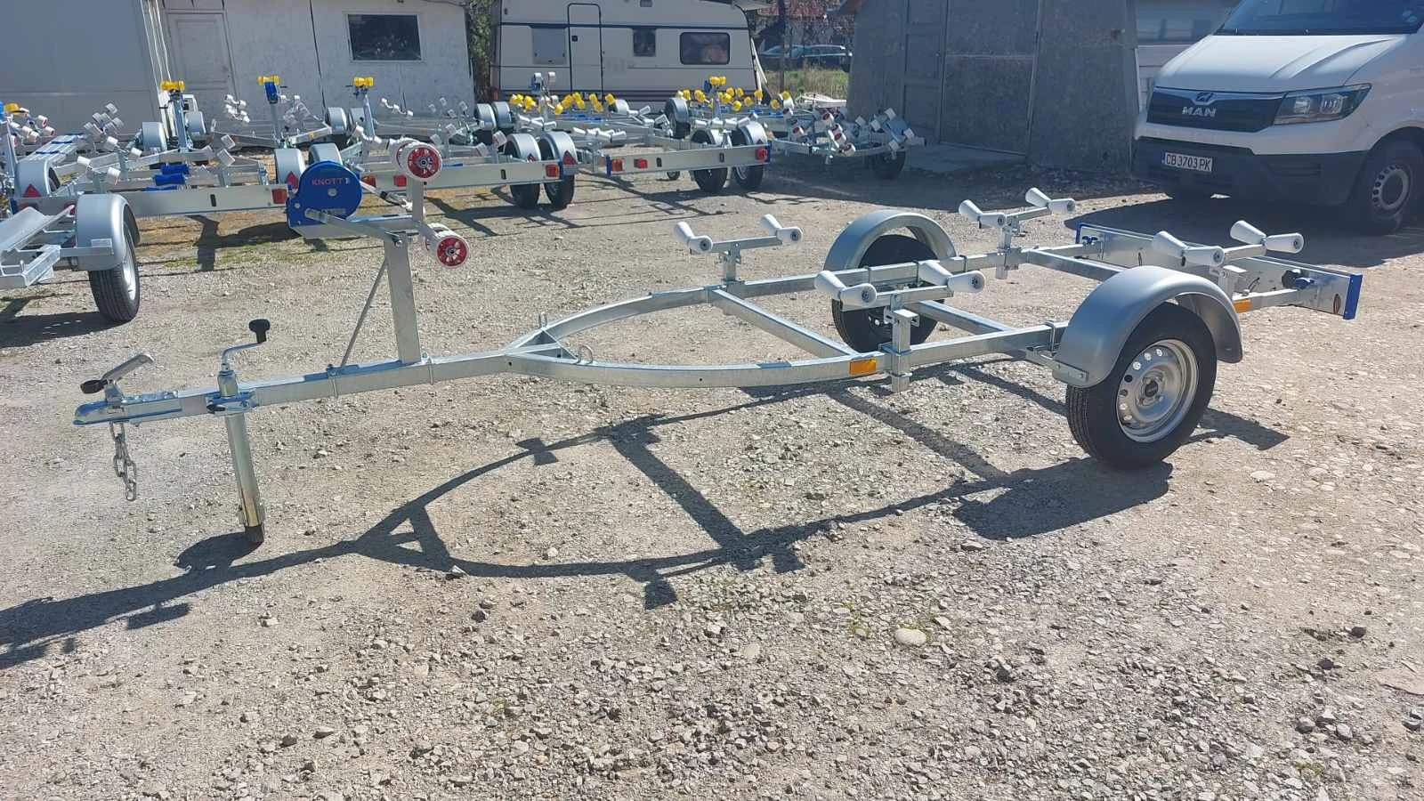   Venitrailers    3, 30  | Mobile.bg   1