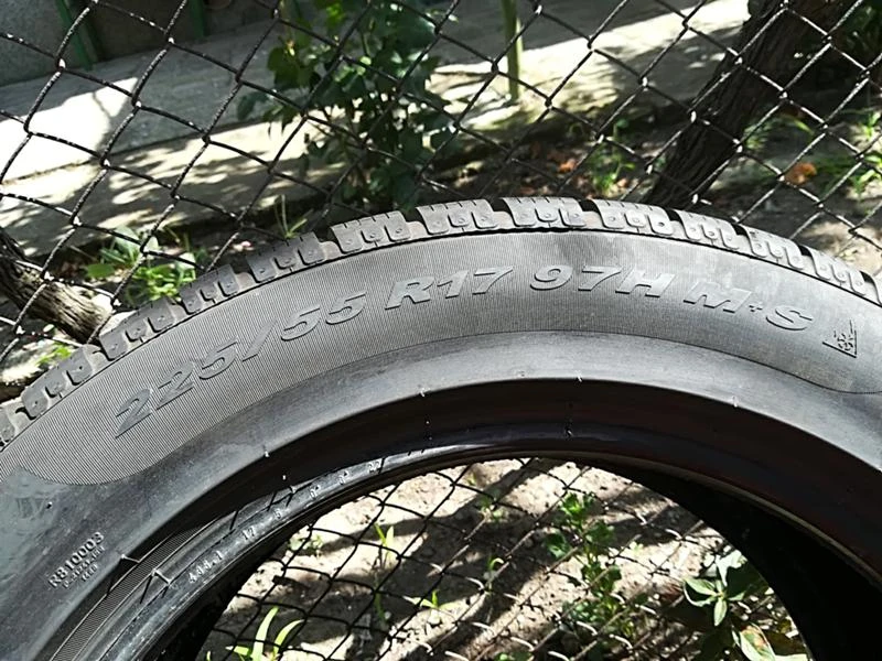 Гуми Зимни 225/55R17, снимка 7 - Гуми и джанти - 22525807