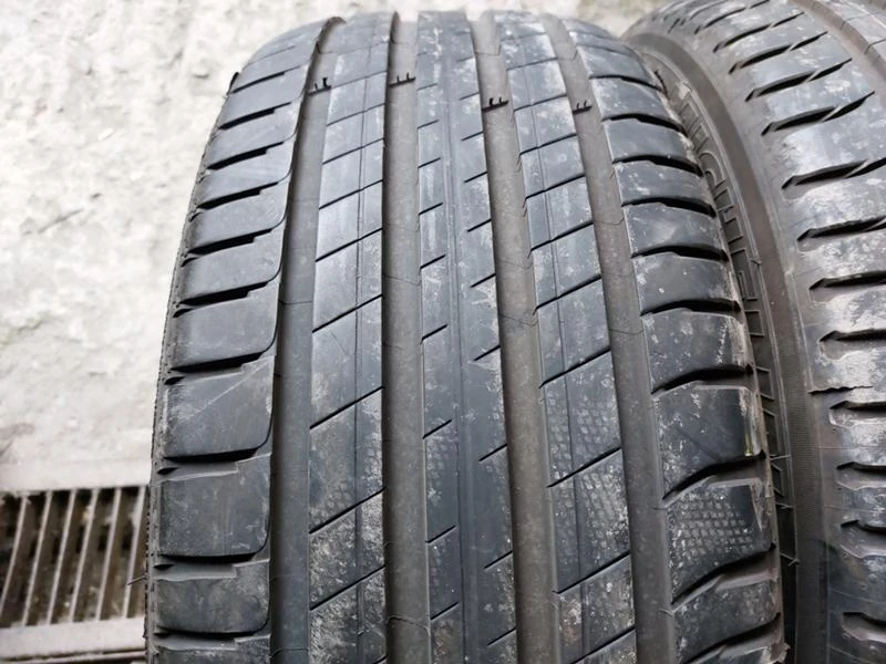 Гуми Летни 235/55R19, снимка 4 - Гуми и джанти - 36280154