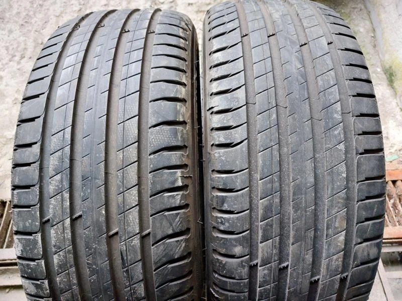 Гуми Летни 235/55R19, снимка 1 - Гуми и джанти - 36280154