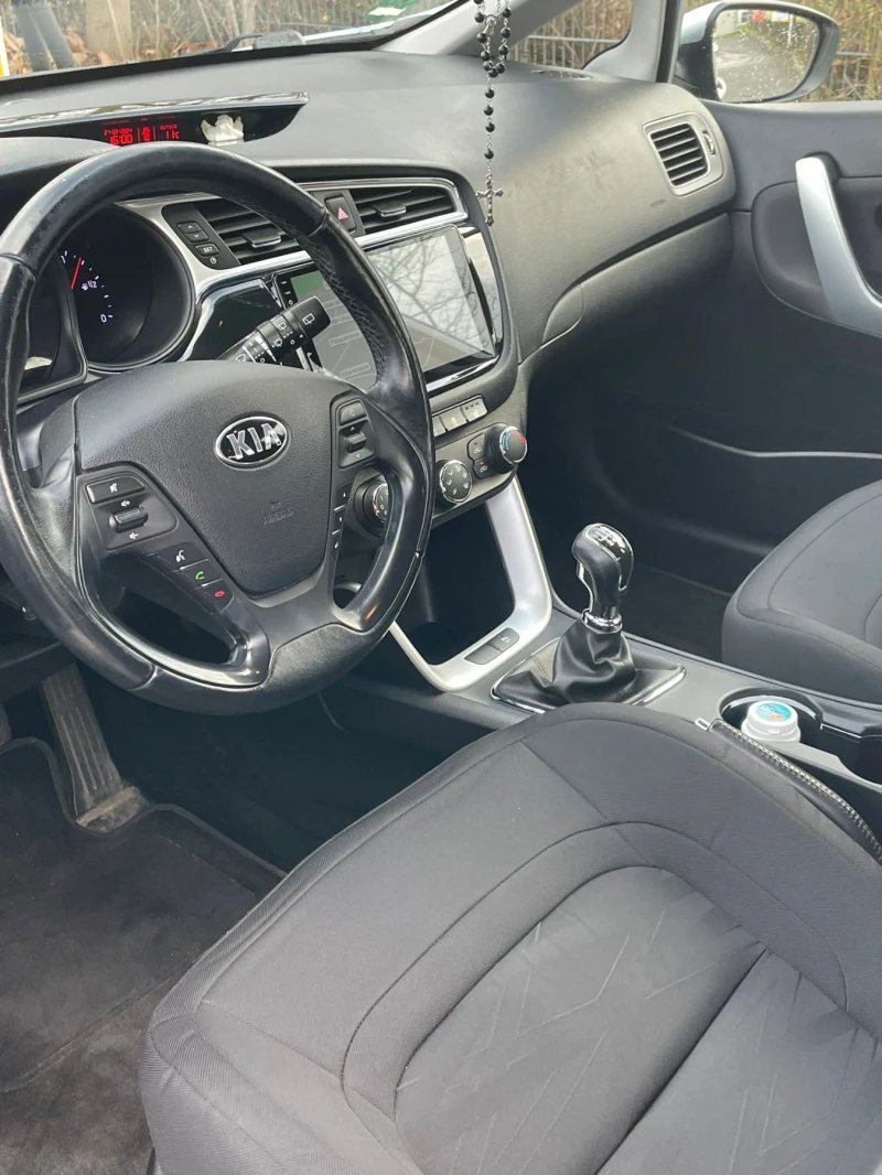 Kia Ceed, снимка 7 - Автомобили и джипове - 47734647