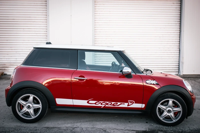 Mini Cooper 1.6d /6ск./ОБСЛУЖЕНА/ТОП СЪСТОЯНИЕ/НАВИГАЦИЯ, снимка 3 - Автомобили и джипове - 49442905