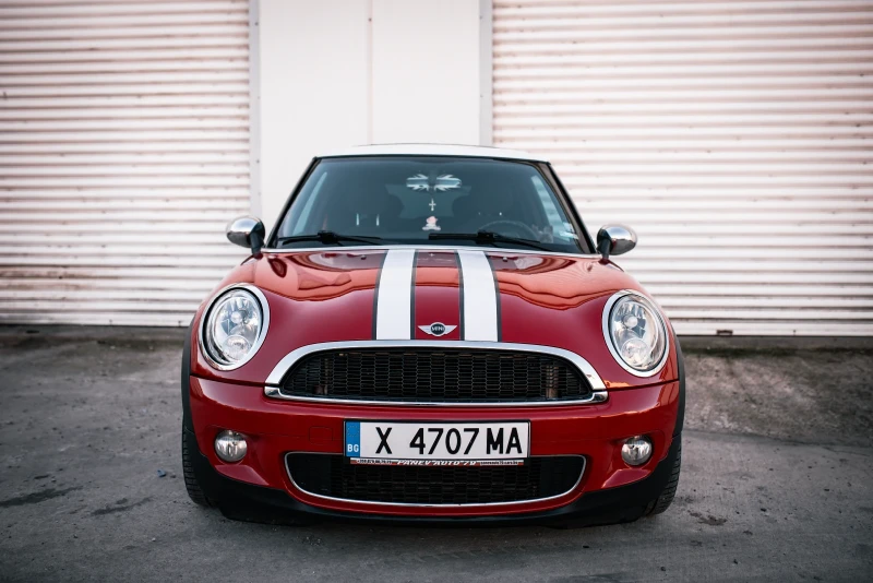 Mini Cooper 1.6d /6ск./ОБСЛУЖЕНА/ТОП СЪСТОЯНИЕ/НАВИГАЦИЯ, снимка 2 - Автомобили и джипове - 49442905