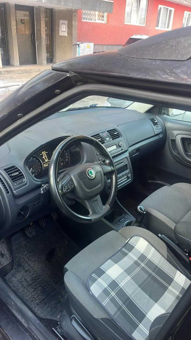 Skoda Fabia, снимка 5 - Автомобили и джипове - 48641360