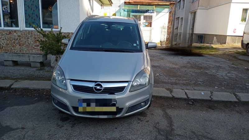 Opel Zafira, снимка 1 - Автомобили и джипове - 48883706