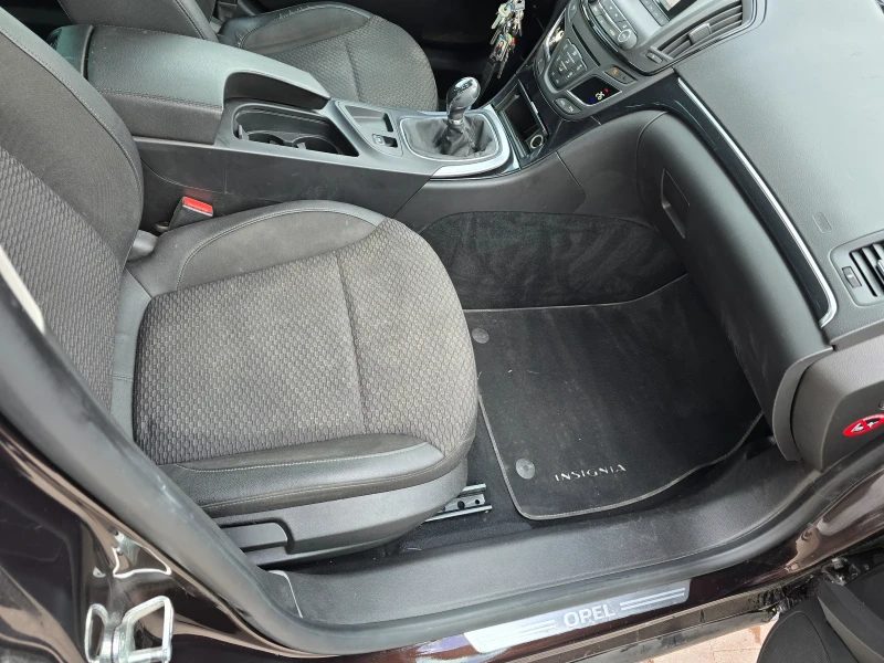 Opel Insignia, снимка 14 - Автомобили и джипове - 51217573