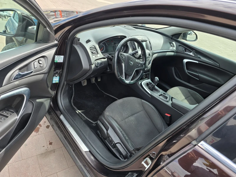 Opel Insignia, снимка 16 - Автомобили и джипове - 51217573