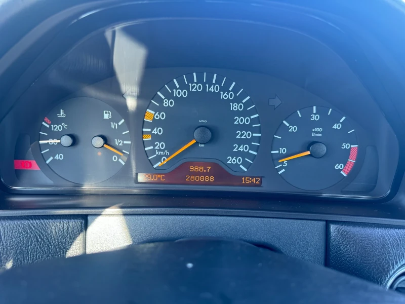 Mercedes-Benz E 250, снимка 16 - Автомобили и джипове - 53271787