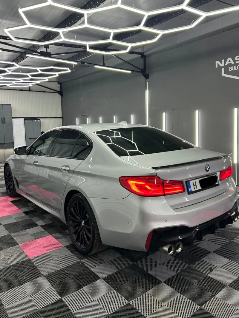 BMW 530 d ///M* HUD* DISTR+ * HK* ОБДУХВАНЕ, снимка 5 - Автомобили и джипове - 53389878