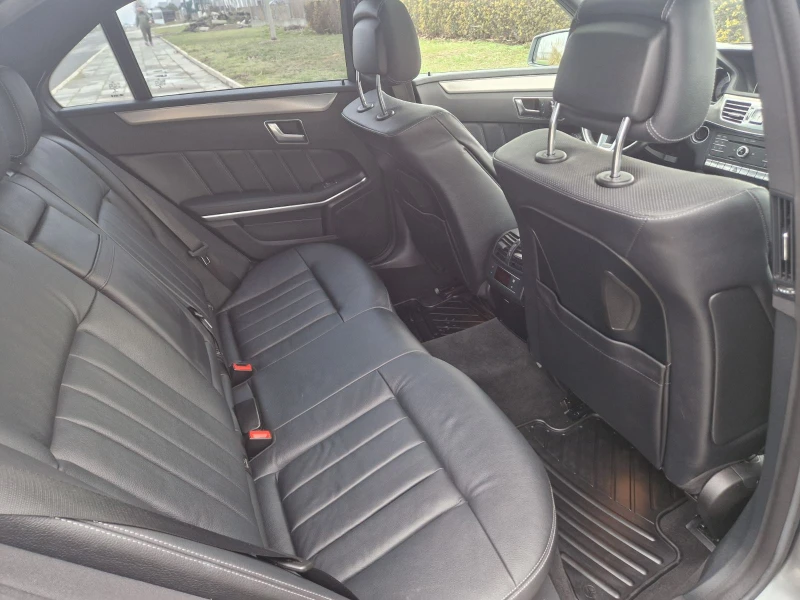 Mercedes-Benz E 320 4Matic AMG Avangarde, снимка 15 - Автомобили и джипове - 53510950