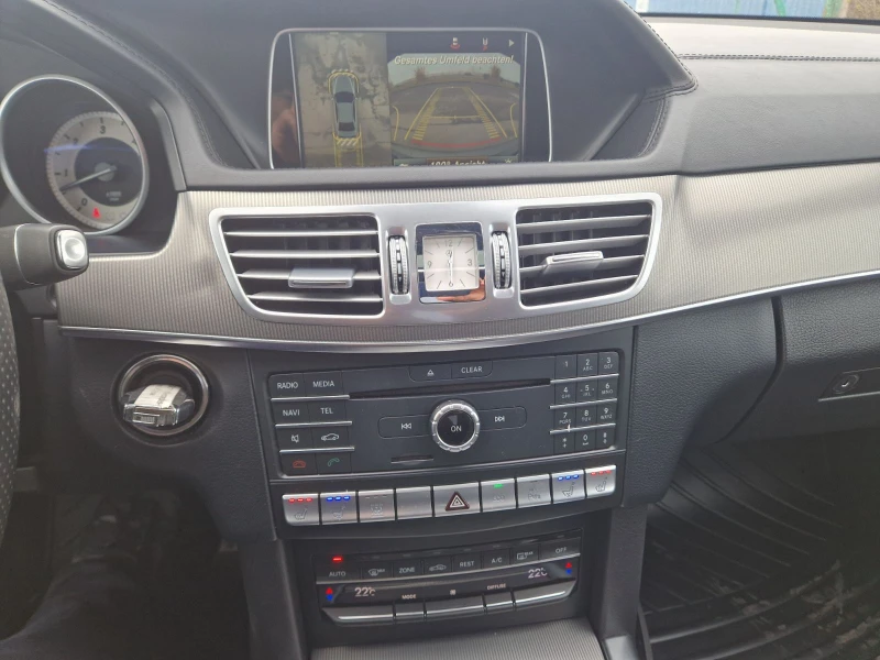 Mercedes-Benz E 320 4Matic AMG Avangarde, снимка 12 - Автомобили и джипове - 53510950