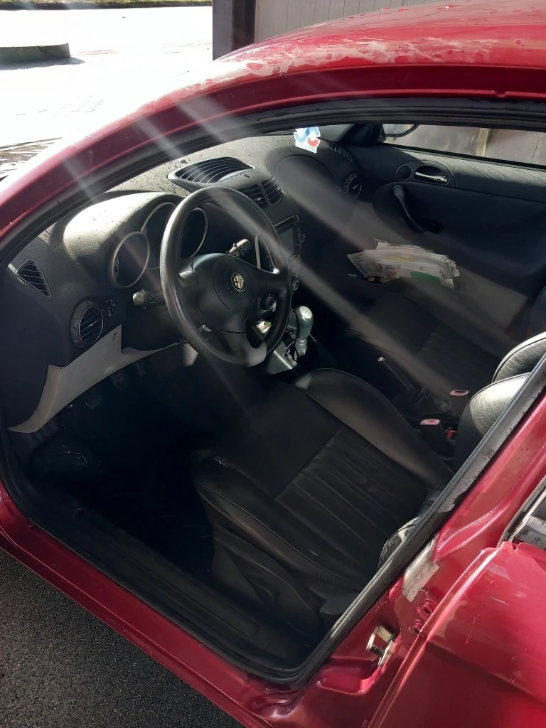 Alfa Romeo 147 TwinSpark Бензин/Газ, снимка 8 - Автомобили и джипове - 48846096