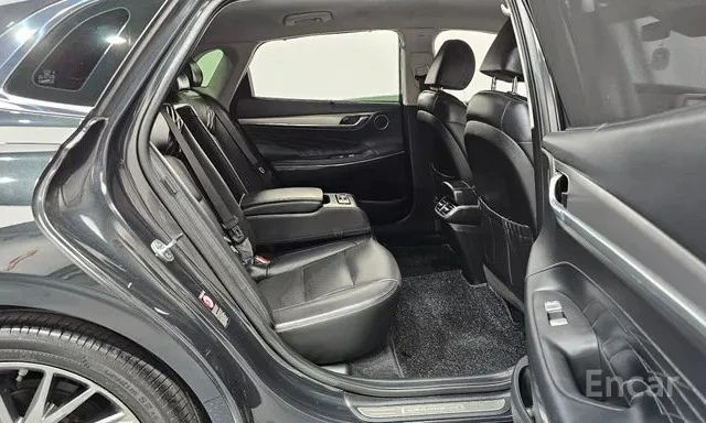 Hyundai Grandeur * ОБДУХВАНЕ * ДИСТРОНИК * 360 КАМЕРА * HEAD UP * , снимка 13 - Автомобили и джипове - 55409492