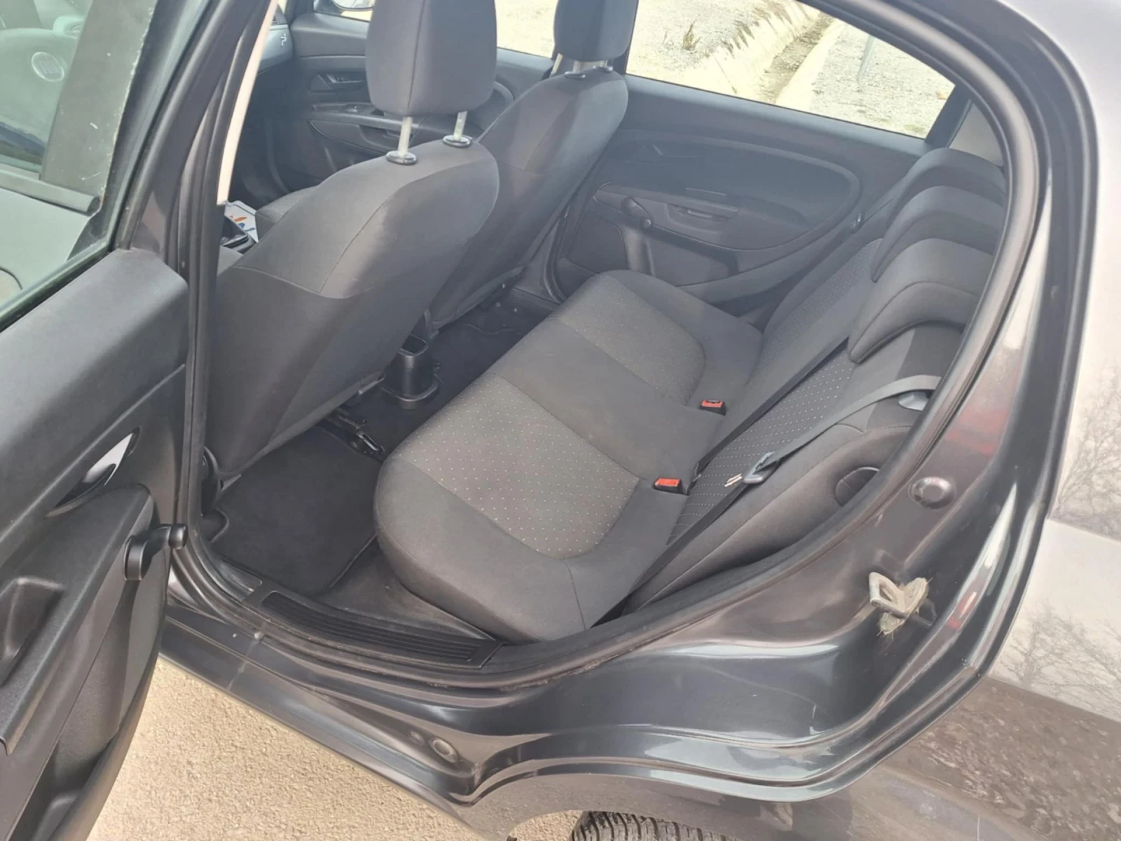 Fiat Punto 1, 4 i Klima | Mobile.bg — изображение 11