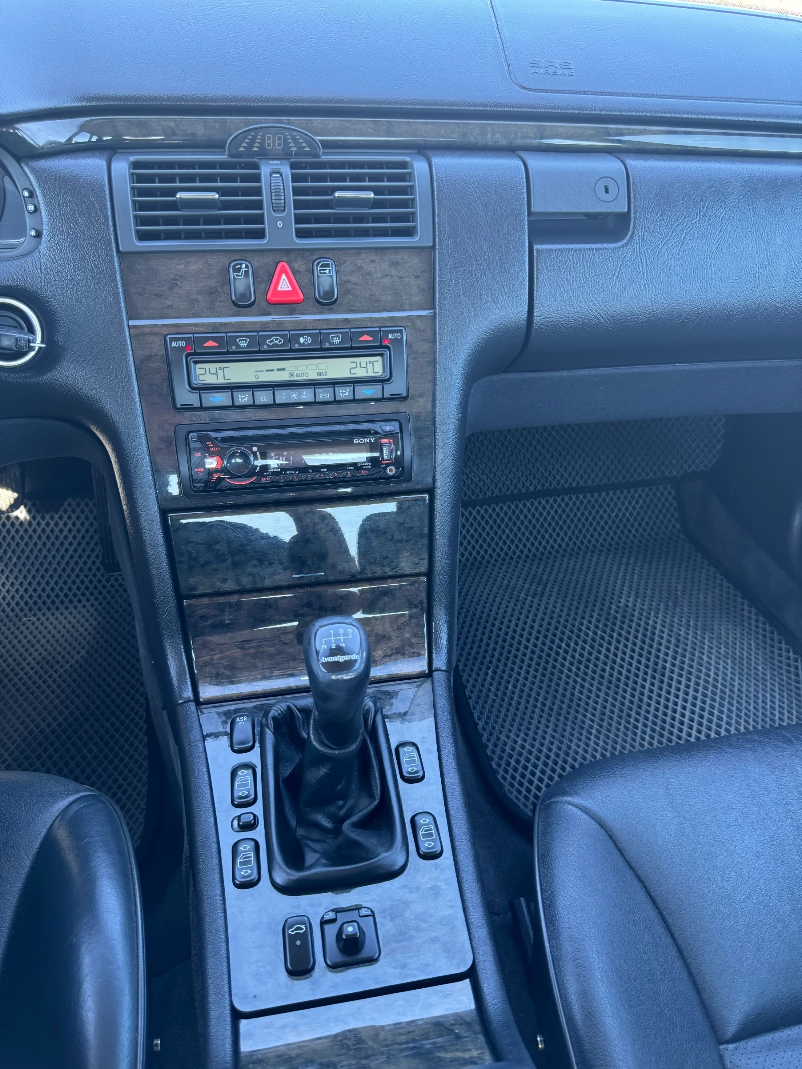 Mercedes-Benz E 250  - изображение 10
