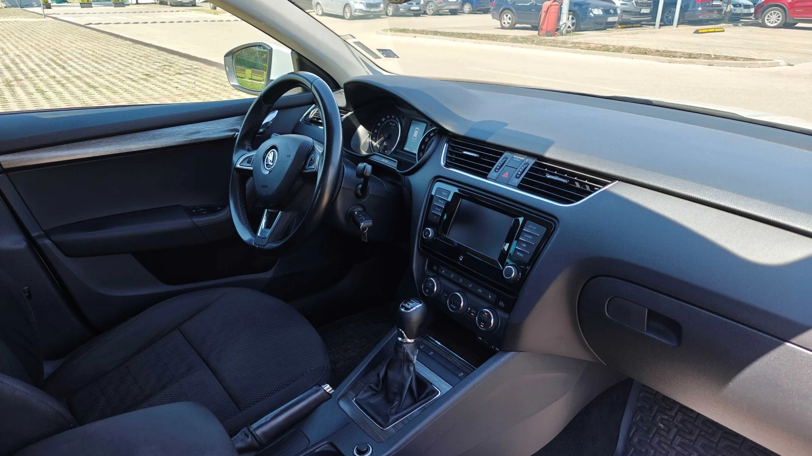 Skoda Octavia Scout 2.0 TDI 4x4 - изображение 8