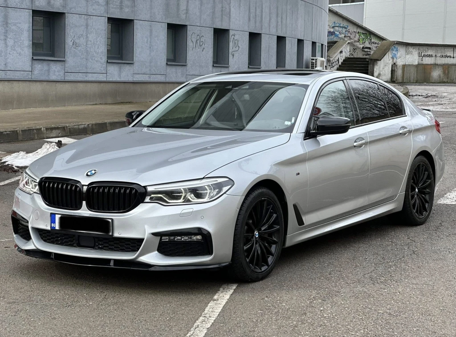 BMW 530 d ///M* HUD* DISTR+ * HK* ОБДУХВАНЕ