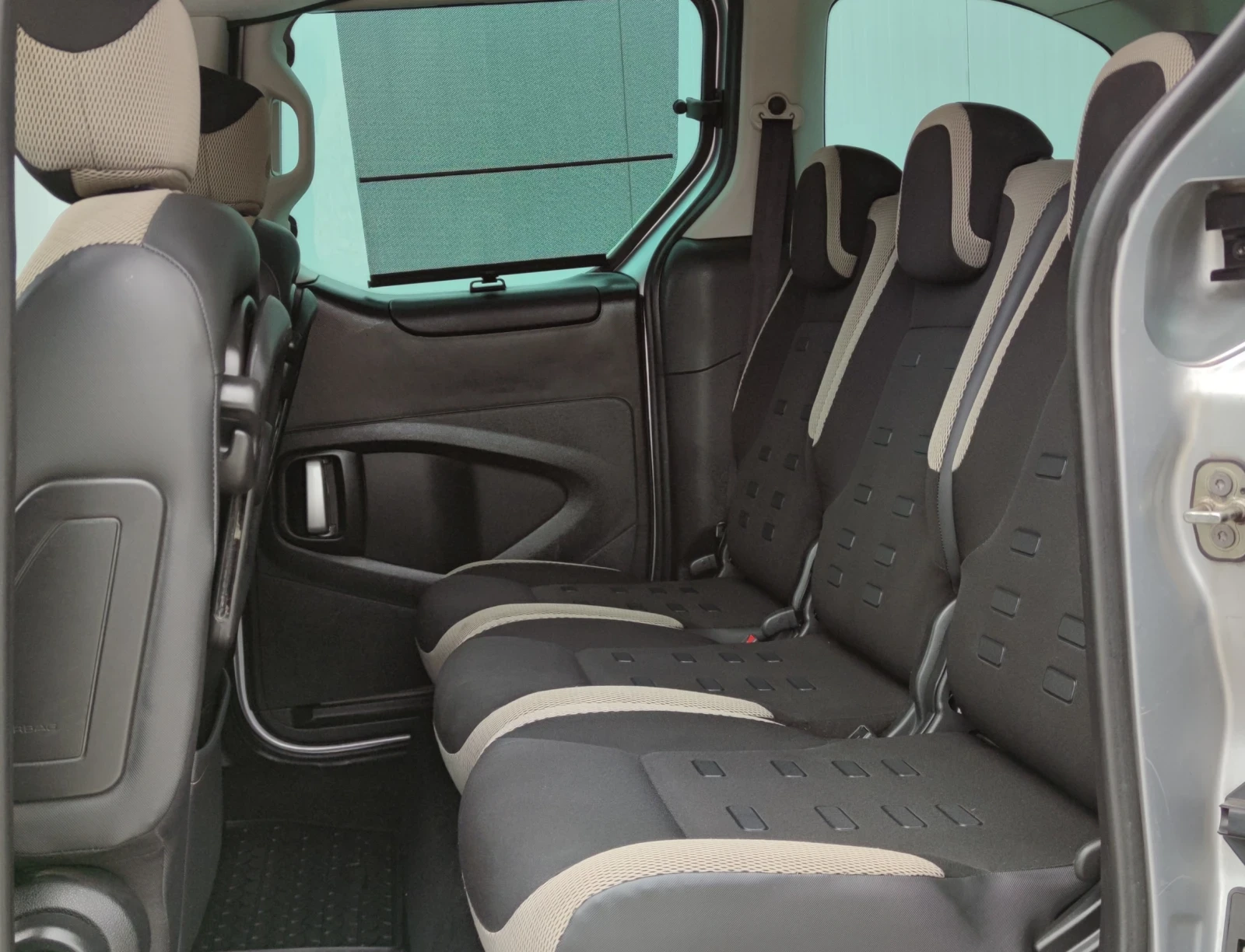 Citroen Berlingo 1.6HDI* 99к.с* XTR* , снимка 9 - Автомобили и джипове - 53930054