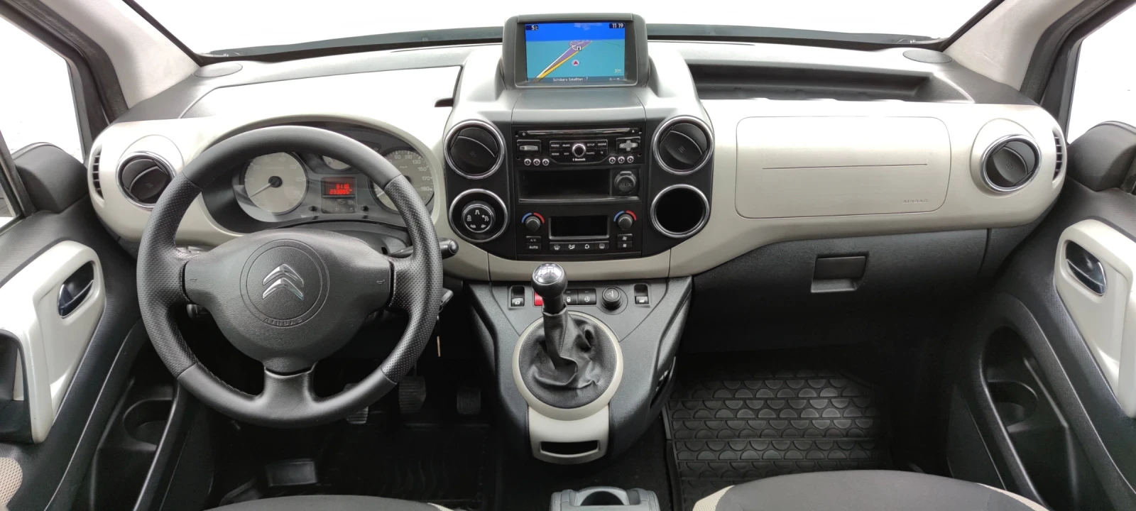 Citroen Berlingo 1.6HDI* 99к.с* XTR* , снимка 14 - Автомобили и джипове - 53930054