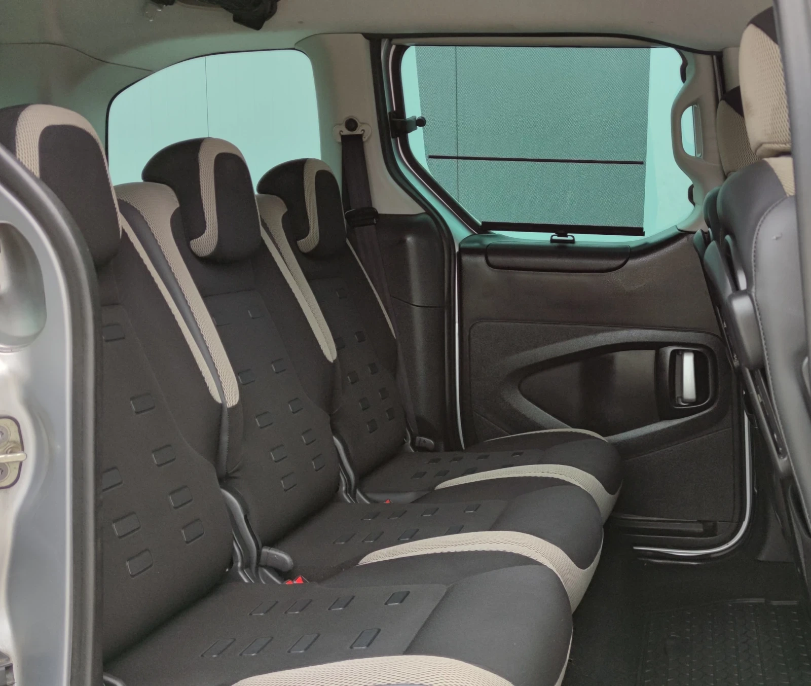 Citroen Berlingo 1.6HDI* 99к.с* XTR* , снимка 11 - Автомобили и джипове - 53930054