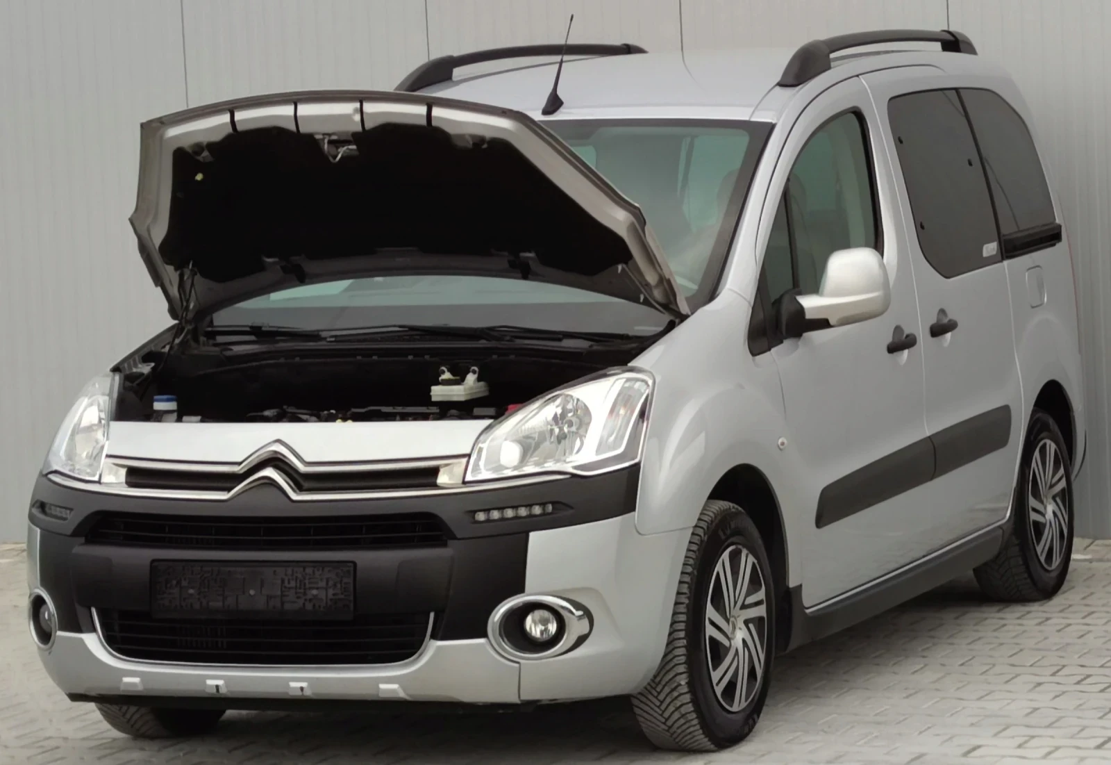 Citroen Berlingo 1.6HDI* 99к.с* XTR* , снимка 15 - Автомобили и джипове - 53930054