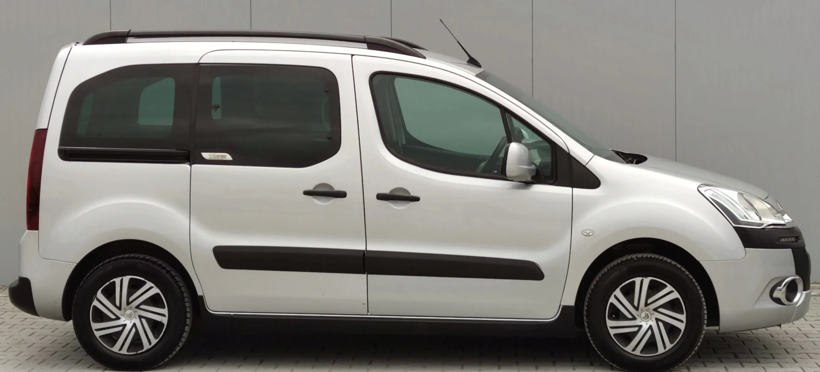 Citroen Berlingo 1.6HDI* 99к.с* XTR* , снимка 7 - Автомобили и джипове - 53930054