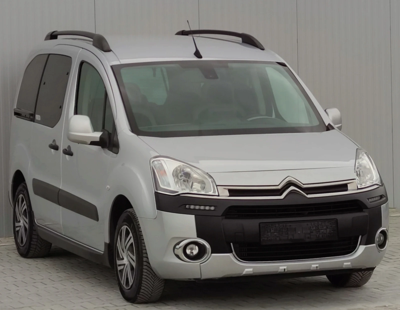 Citroen Berlingo 1.6HDI* 99к.с* XTR* 