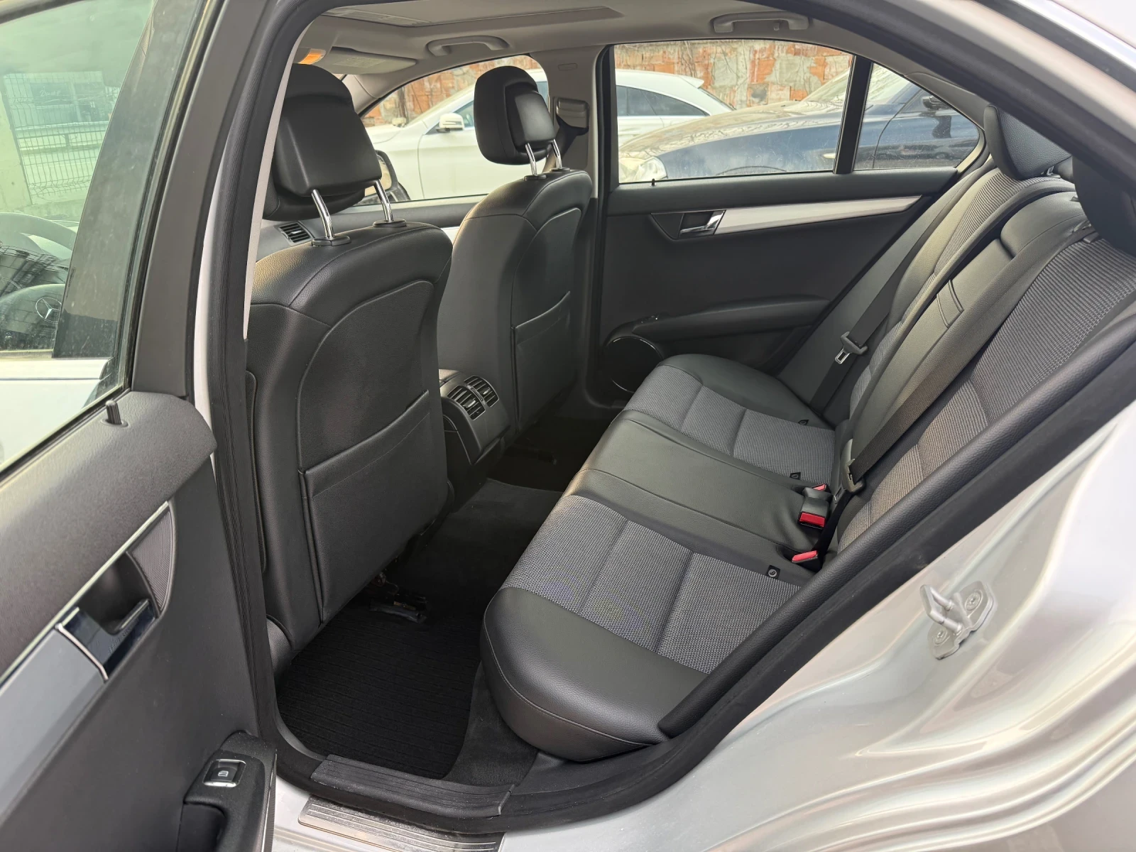 Mercedes-Benz C 220 CDI AVANTGARDE 646, снимка 15 - Автомобили и джипове - 53953565