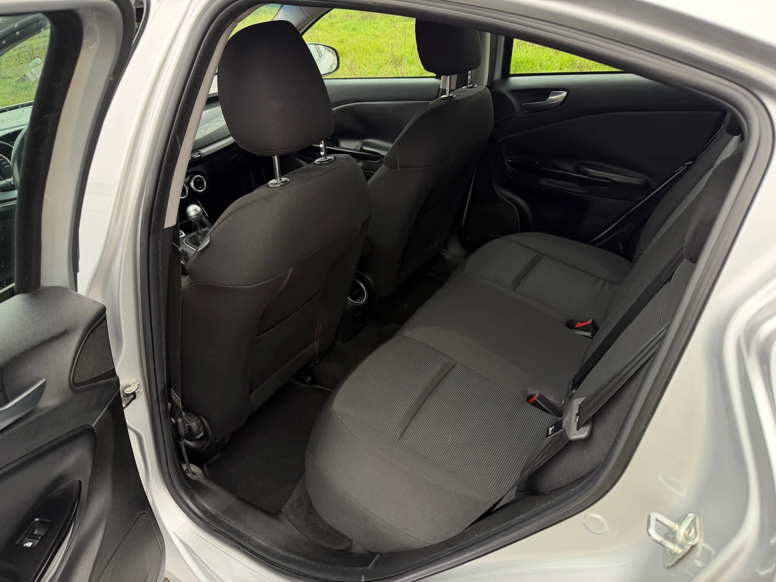 Alfa Romeo Giulietta 1.6JTDm , снимка 14 - Автомобили и джипове - 54055093