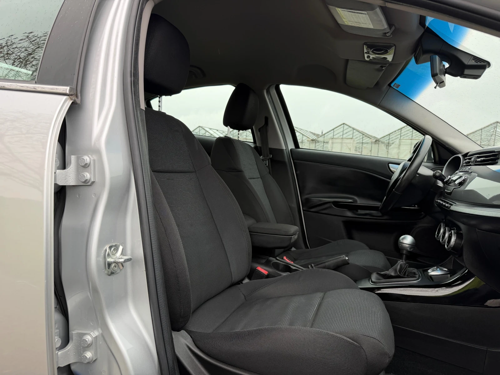 Alfa Romeo Giulietta 1.6JTDm , снимка 11 - Автомобили и джипове - 54055093