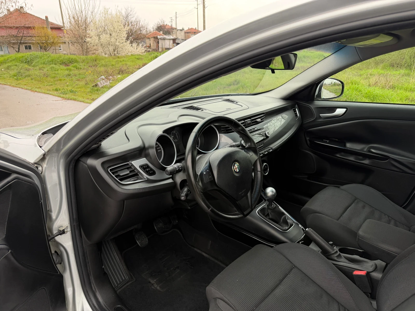 Alfa Romeo Giulietta 1.6JTDm , снимка 12 - Автомобили и джипове - 54055093