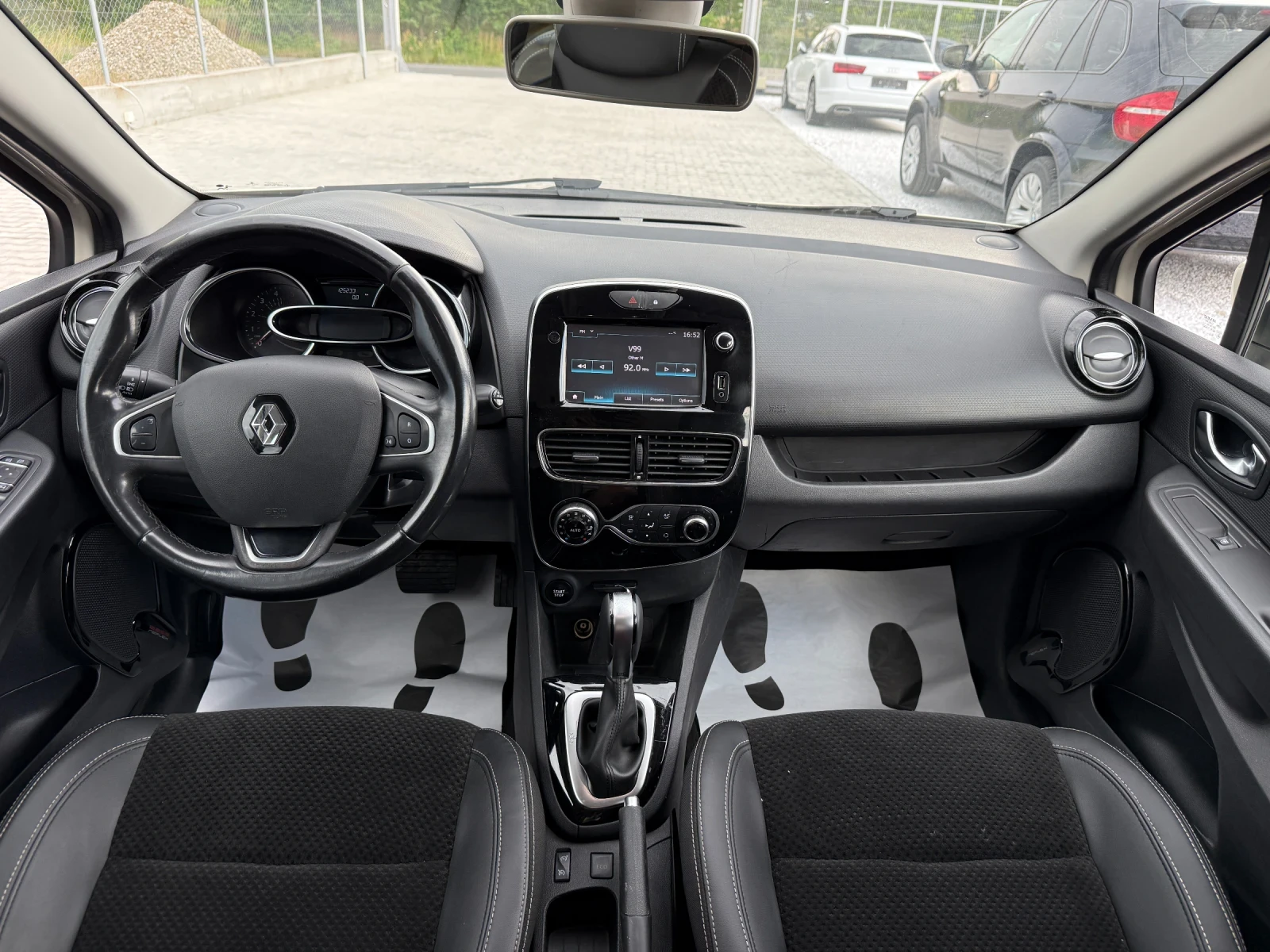 Renault Clio 1.5 DCI FULL LED NAVI, снимка 15 - Автомобили и джипове - 54875790
