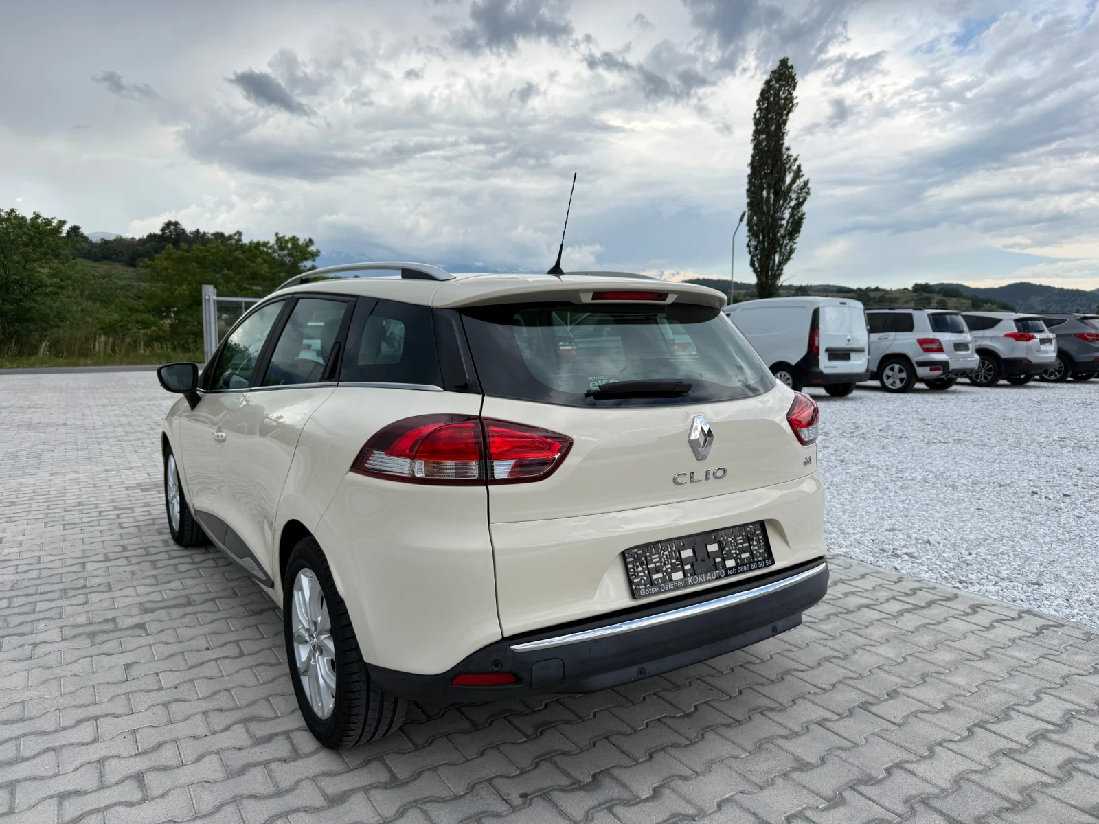 Renault Clio 1.5 DCI FULL LED NAVI, снимка 4 - Автомобили и джипове - 54875790