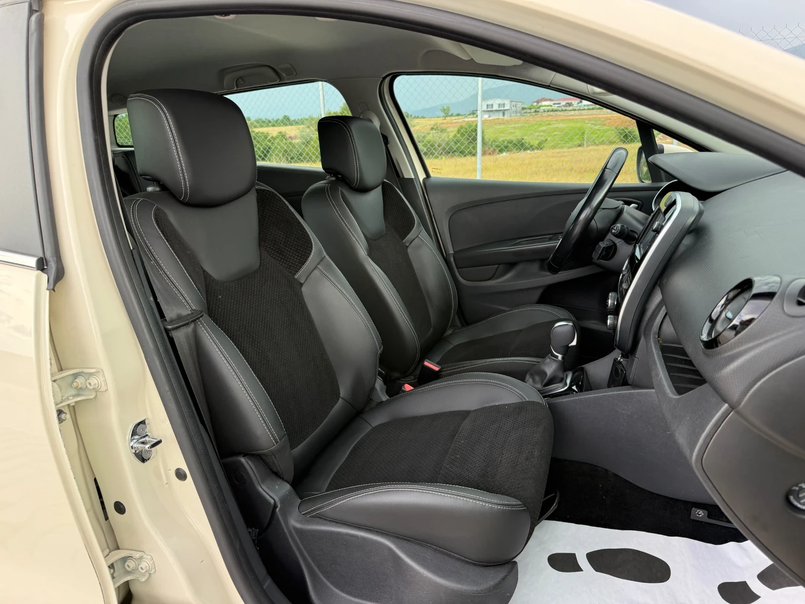 Renault Clio 1.5 DCI FULL LED NAVI, снимка 14 - Автомобили и джипове - 54875790